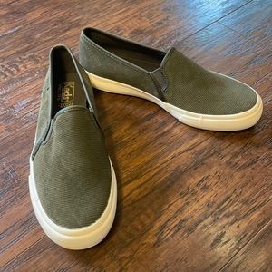 Slip on sneakers